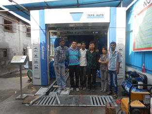 China Effective Tunnel Car Washing Machine , Horizontal Type Wheel Cleaning Systems supplier